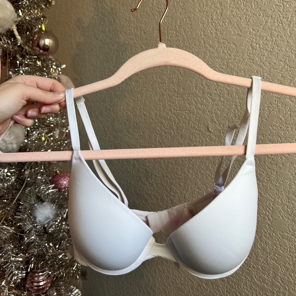 PINK Victoria’s Secret 32C white push up bra